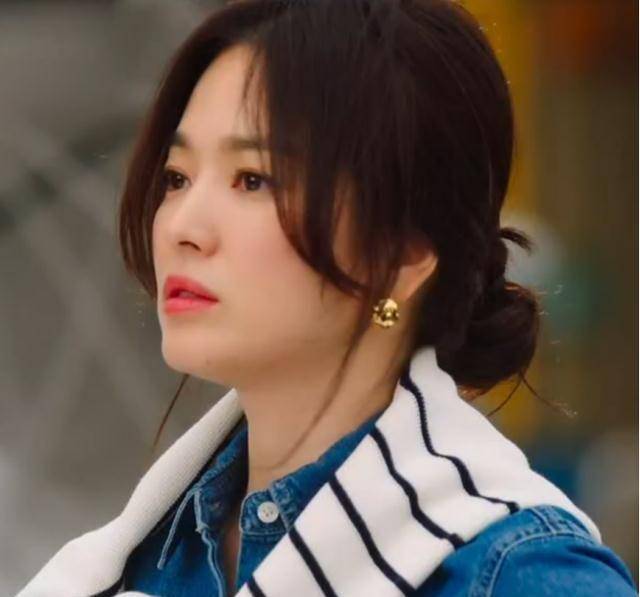 宋慧乔因戏入情的爱情剧一再上演,与小10岁张基龙不谈童话爱情_服装