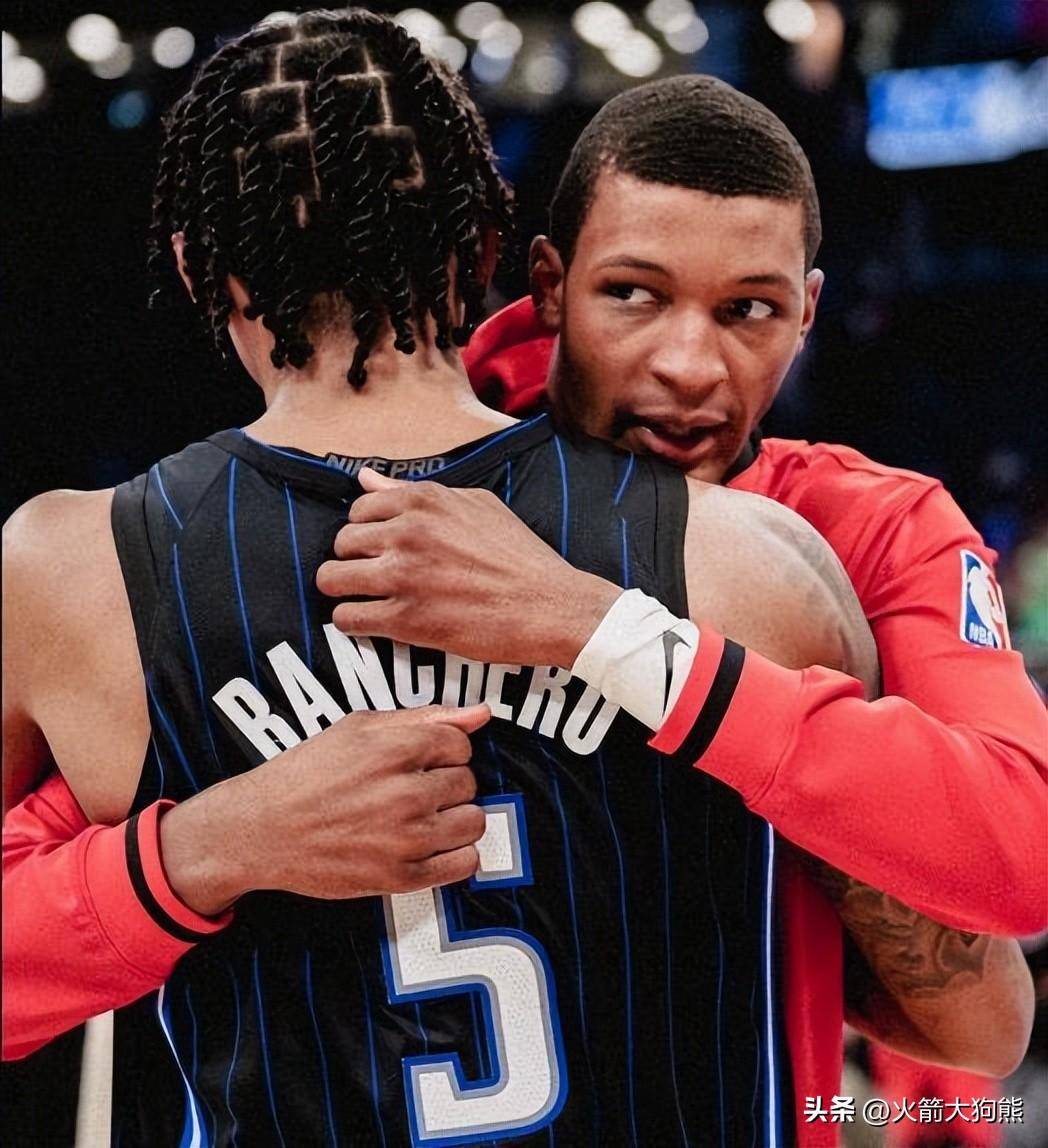 火箭探花郎持相反态度,力挺哈登!斯通经理难抉择_史密斯_球员_比赛