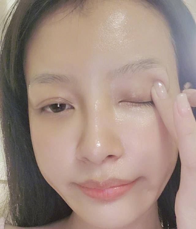 孙怡晒素颜怼脸照并发文:在澡堂光不出溜被人认出来很尴尬_生活