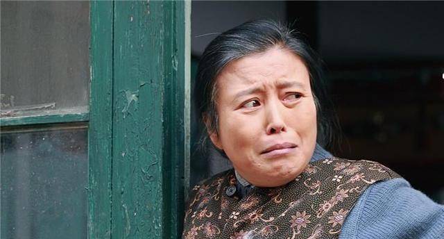 的女友客串《安家》,今61岁,演了一辈子的农村妇女_丁嘉丽_巩俐_霹雳