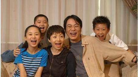 他们都是《家有儿女》的小配角,女生颜值仍在,男生的样貌变化大_郭旭