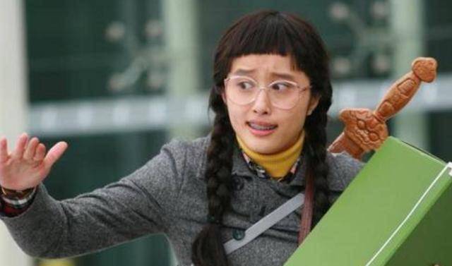 她因扮丑走红,却因一个举动被张艺谋赶出剧组,网友:有点可惜!