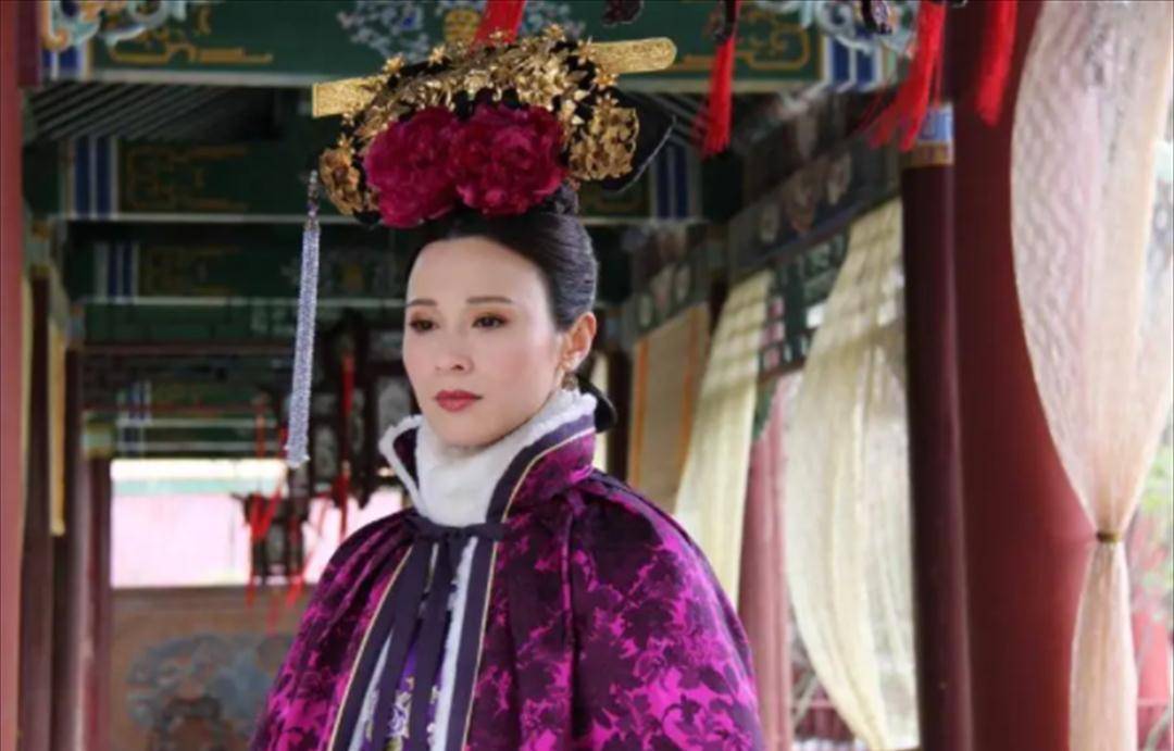 哲哲皇后-邬倩倩:当三又被三?