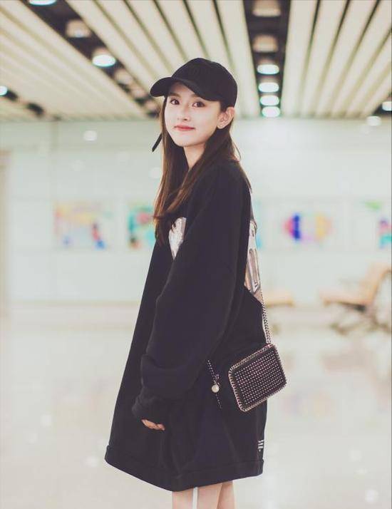 因为毕竟是从小就看她们长大的,其中最为出名的就是林妙可,关晓彤