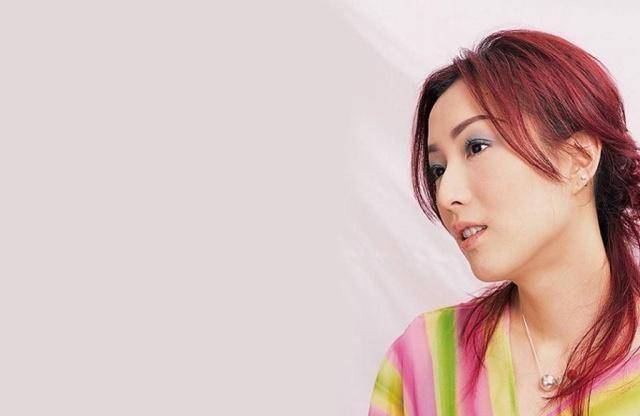 她被称为"八公里天后",坚持十年瘦出"排骨胸",得刘德华欣赏_郑秀文