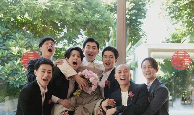 王彦霖艾佳妮的校园爱情修成正果,伴郎团颜值惹争议_秦俊杰_尹正_婚礼