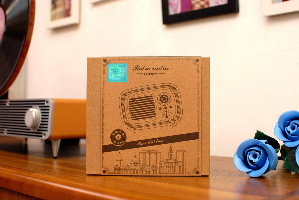 经典复刻成为潮人们的娱乐中心：熊猫1936 D36复古收音机蓝牙音箱