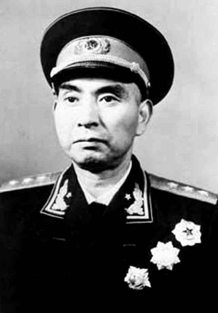 挺进大别山部队有四大纵队，司令员分别是谁？
