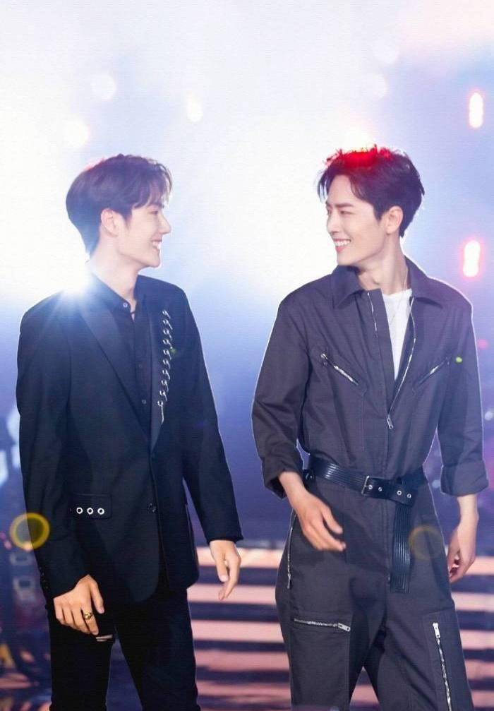 王一博喜欢咬手指,肖战喜欢嘟嘟嘴,忘羡组"小怪癖"萌到你了吗_比赛