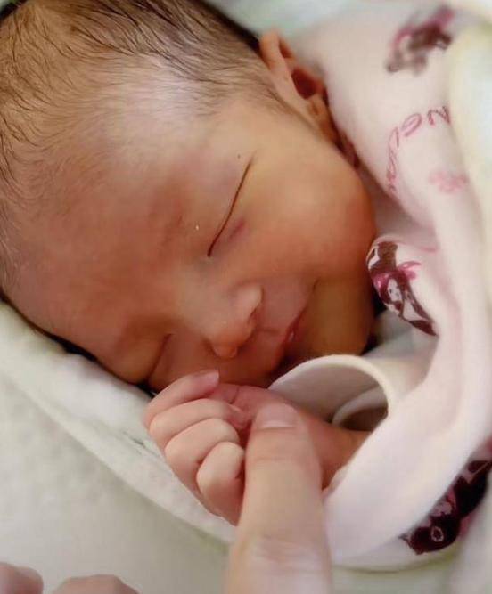 曝张恒远去世不甘心,灵堂高悬"抱恨终天",请法师超度_毕夏_家人_儿子