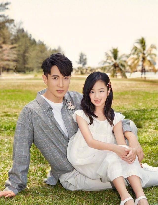 吴尊女儿登封面,陈奕迅千金变潮人,明星闺女初长成最美的竟是她_nei