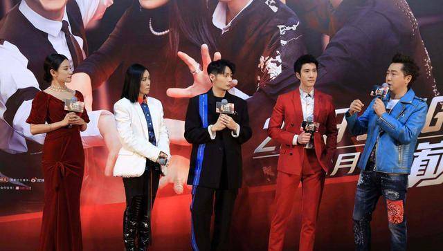 吴莫愁面露苦涩,昔日一线歌手,今日只能跑跑小商演_张玮_演出_节目