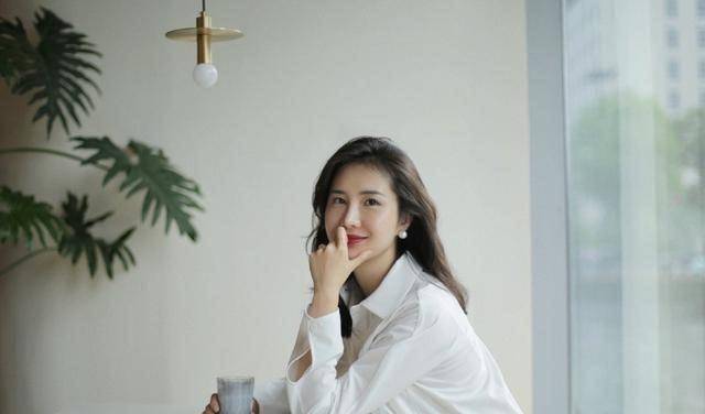 张大奕开启工作狂模式,董花花晒农场生活为蒋凡织围巾_动态_对方_事件