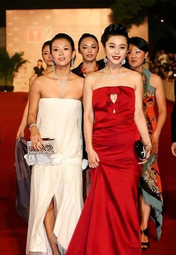 皮肤黑,满脸土气,同框被艳压,这些皮肤黑的明星太吃亏了_古天乐_杨采