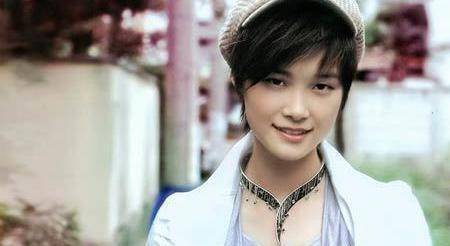 无价之姐李宇春饱受争议,却尽显自我,她的自信成为了时代的符号_女声