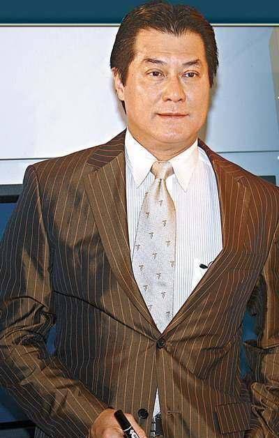 向华强见了他也要叫声大哥,这才是做人的榜样_邓光荣_沈殿霞_王家卫