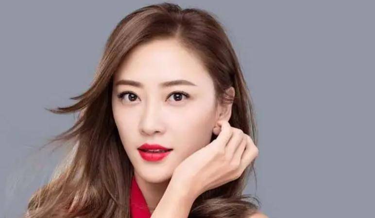 应采儿:曾受刘德华提携,嫁大16岁的老公,38岁素颜依旧美如少女_陈小春