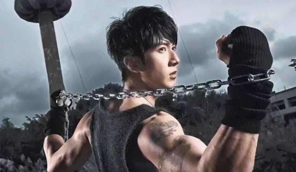 吴尊"凡尔赛",被秀到了,身材管理太绝_印象_腹肌_作品