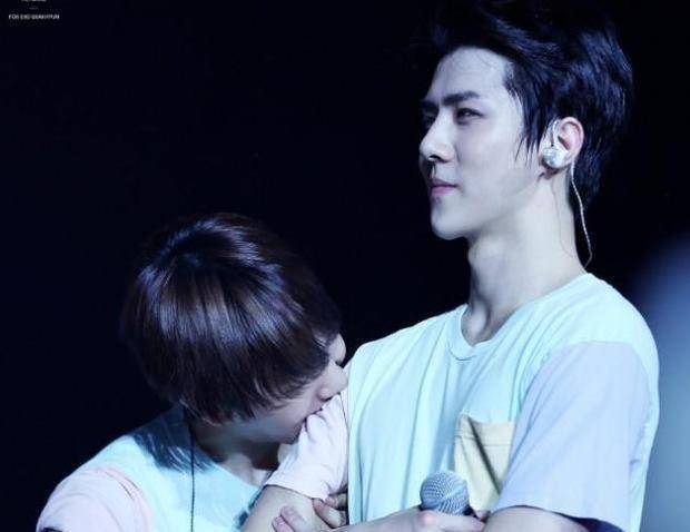 吴世勋26岁出道8年了,生日应援很是盛大,这个男孩很值得!