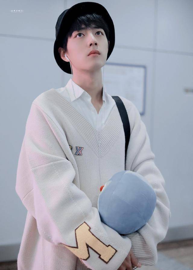 肖战,王一博私服穿搭来喽!网友:"简直不能再配了"_哥哥_风格_性格