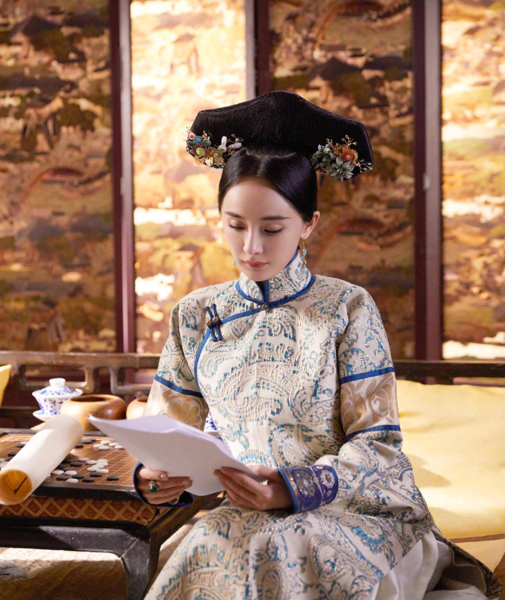 杨幂再穿清宫装温婉端庄,比当年活泼灵动的晴川还要美_聊斋_感觉_胡歌