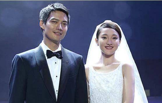 周迅深夜与神秘男泡吧过马路手牵手,与老公婚姻状态成谜_高圣远_时候