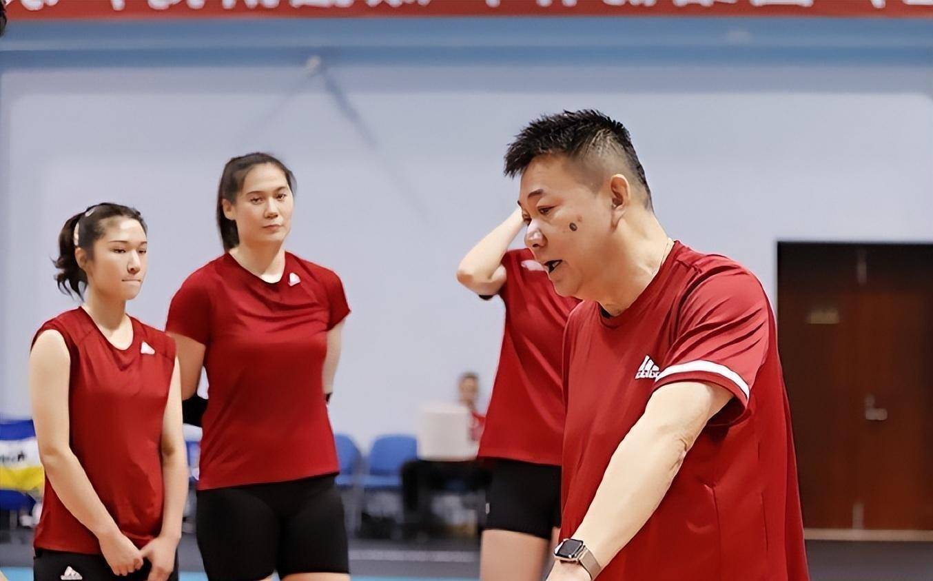 女排选手王梦洁:历经争议,渴望参加巴黎奥运会_中国女排_林莉_排球