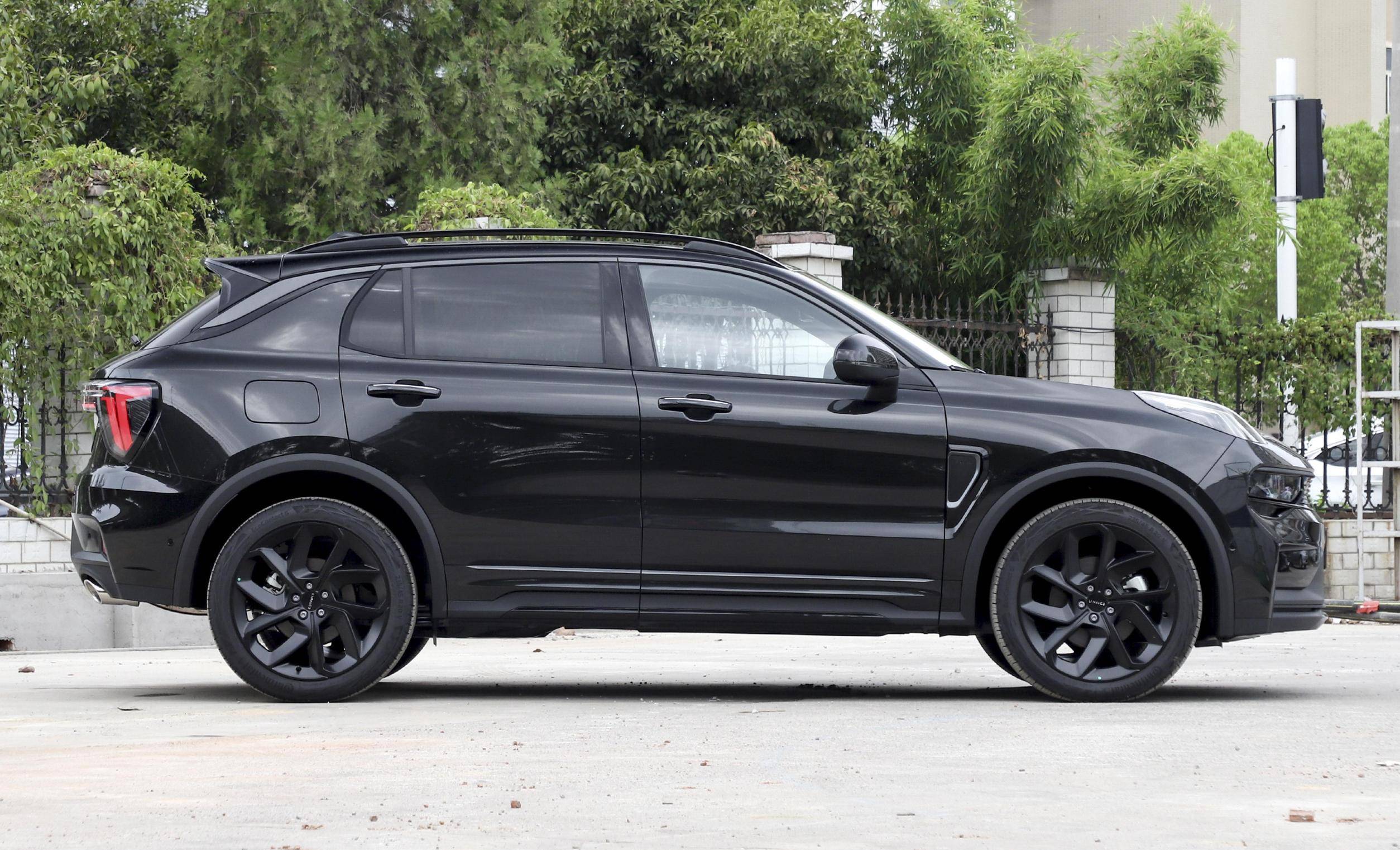 紧凑型suv领克01,搭载8155车机芯片,配2.0t 8at_搜狐汽车_搜狐网