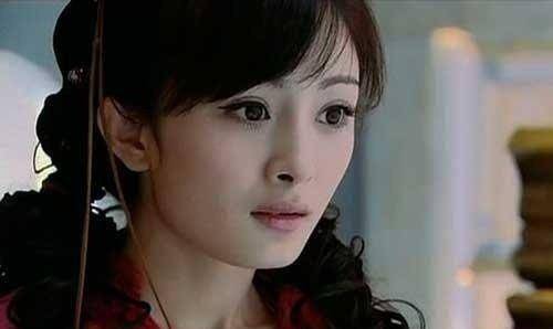 杨幂的齐刘海,真的比现在的大波浪要清纯很多_发型_程小诺_气质