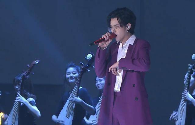 星光大赏有趣瞬间:杨洋肖战互不理睬,赵丽颖鹿晗发言搞笑_杨幂