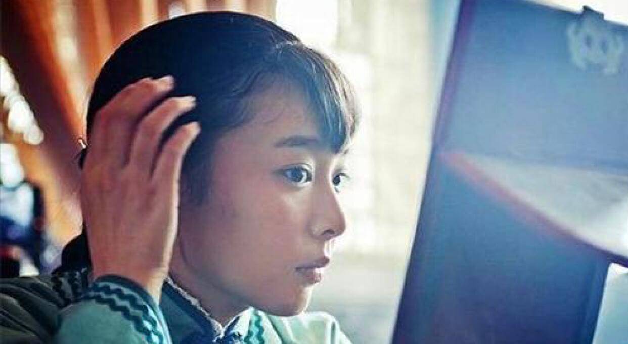 成为父亲政治牺牲品,二女儿许配给傻子_包布_张怀英_婚姻