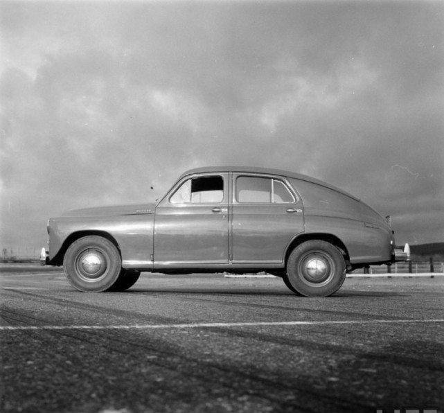 华沙牌轿车60年代图片