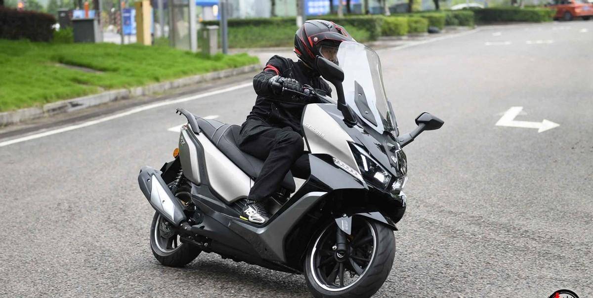 新车|四款不同配置高性价比之选:2023款赛科龙rt3售价21980元起_搜狐