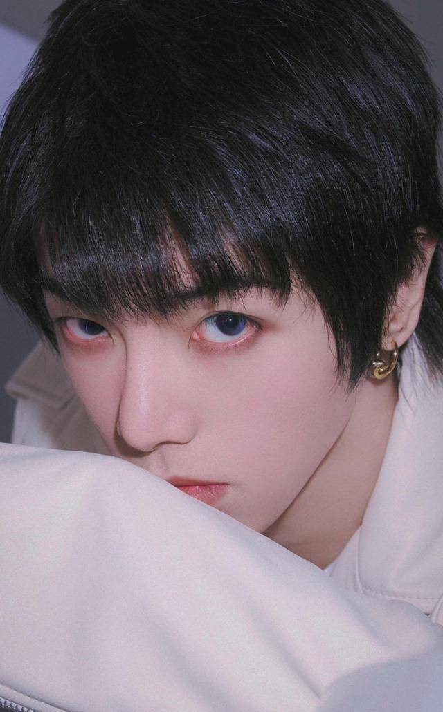 华晨宇无愧顶流二字,顶流帝无愧是顶流帝,哪怕长时间闭关或者没有行程