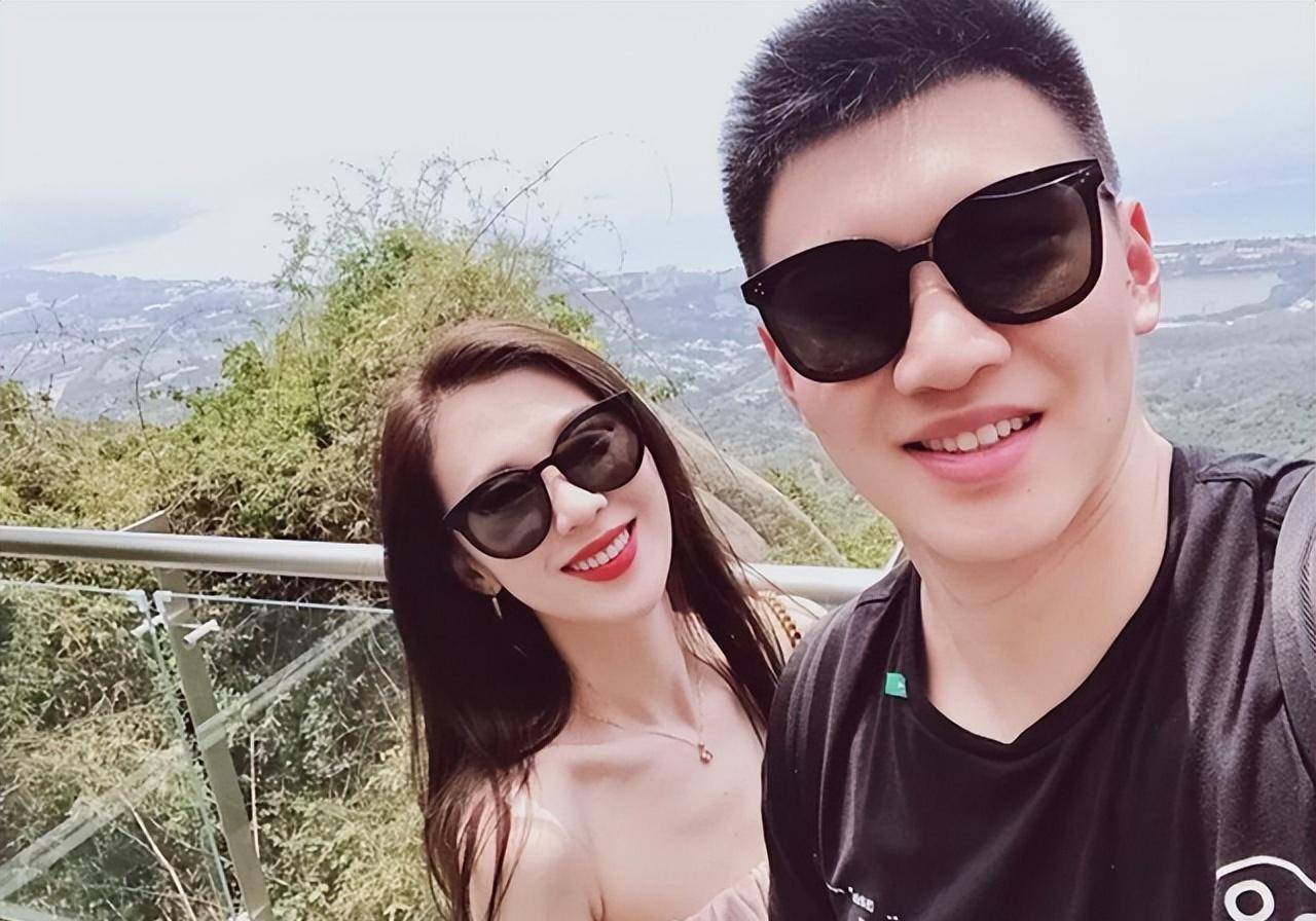 还有人大博士_陈露_李根_妻子