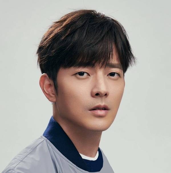 许杰辉退出演艺圈,黄子佼也认强吻拍裸照:我活该_图片_来源_曾国