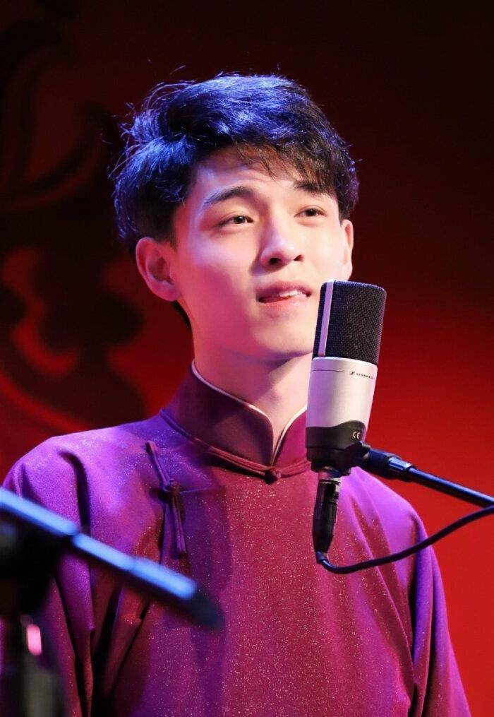 秦霄贤:醒木一拍长衫长,你是人间白月光_大褂_能力_富二代