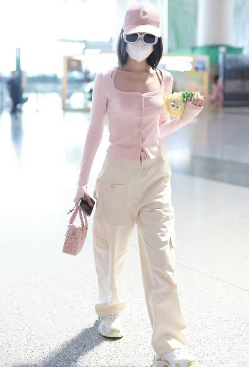 毛晓彤多巴胺穿搭,粉粉嫩嫩惹人爱_白色_老爹_款式