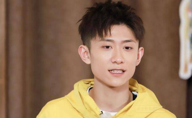 就是这样爱搞笑爱欢乐的一对活宝,我们也经常会看到杨紫和张一山一起