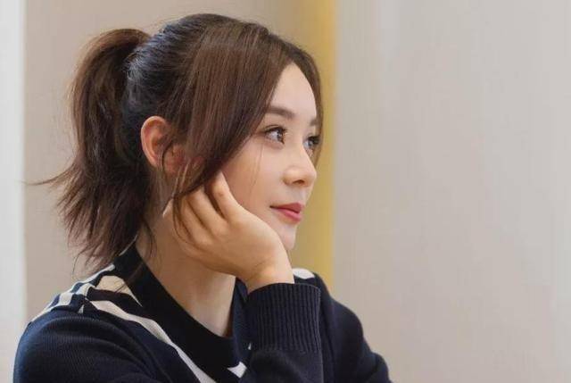 袁姗姗最新采访变样,撞脸姚笛又像杨幂,发际线后推抢镜_鼻子_变化