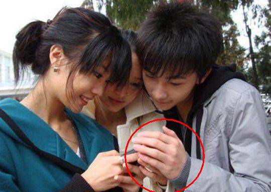 "笨蛋美人"李沁:与杨洋合影十指紧扣,被王大陆冒犯却不敢反抗_李少红