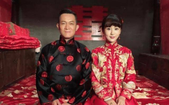 杨紫的6张结婚照,和谁都不情愿,唯独与他发自内心