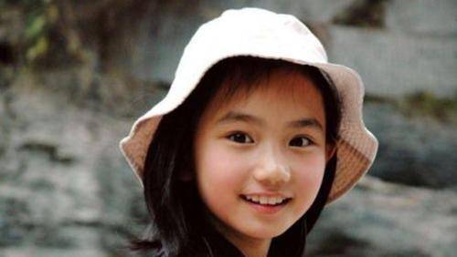 娱乐圈唯一考入清华大学的童星,智商颜值均在线,名副其实的校花_叶子