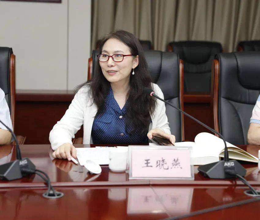 中国教育科学研究院"劳动与社会"实践教育研究所所长王晓燕在研讨会上