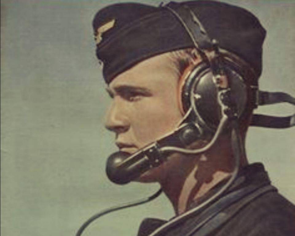 德国_橡胶_黑色贝雷帽