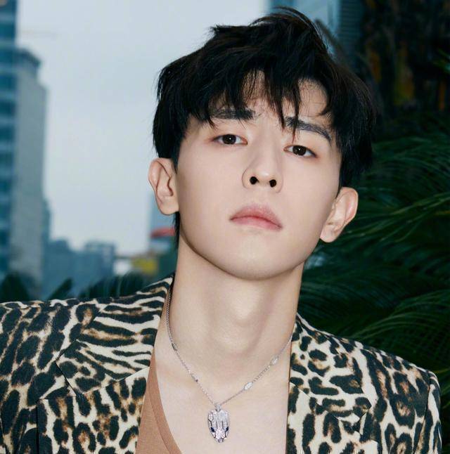 "伴郎专业户"邓伦国庆没接到活,网友纷纷担心他"失业"_蔡琳_婚礼