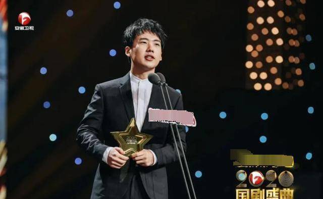 郭德纲"威胁"张若昀,郭麒麟反怼:你会让我没朋友的_盛典_节目_儿子