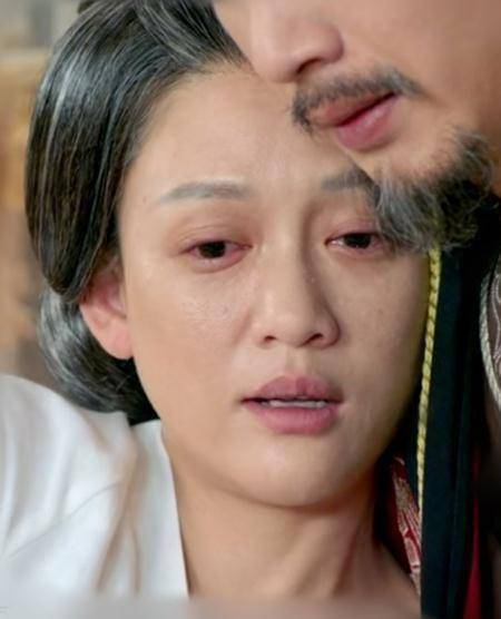 赵丽颖的老年妆,陈乔恩的老年妆,杨幂的老年妆,看到她令人感叹_头发