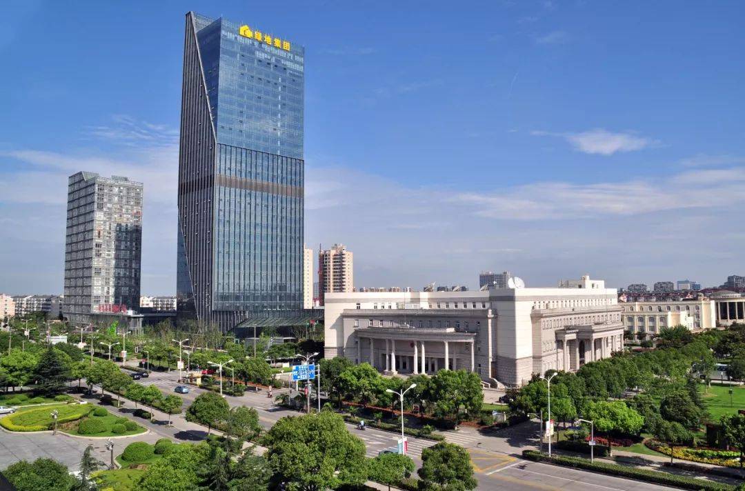 通过便捷的路网可快速到达龙湖奉贤天街,南桥百联商圈,上海之鱼核心