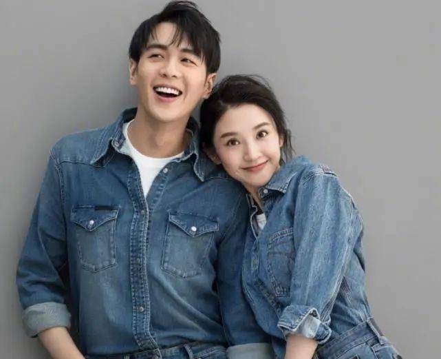 张若昀一家三亚度假被网友偶遇,称赞俩人颜值高,随后删帖并道歉_唐艺